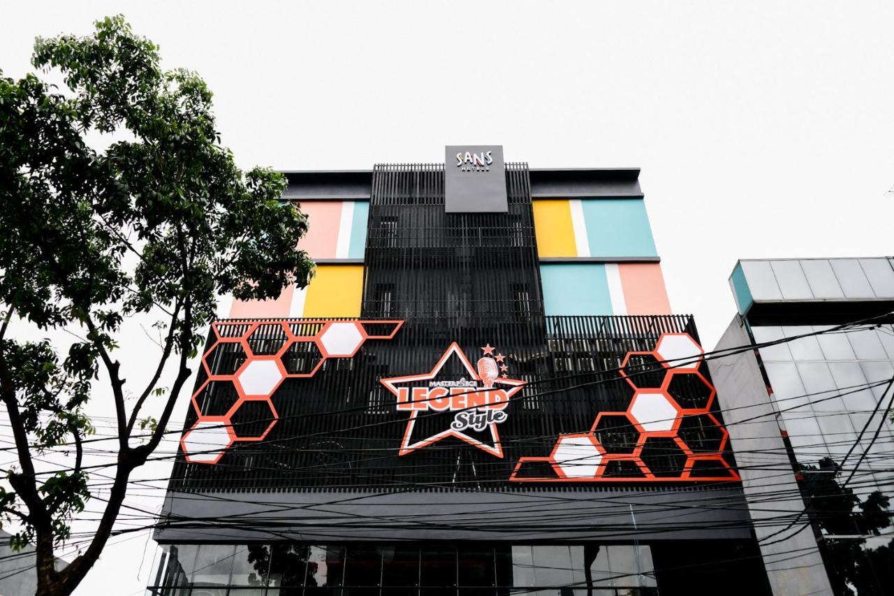 Sans Hotel Roxy Jakarta Bagian luar foto